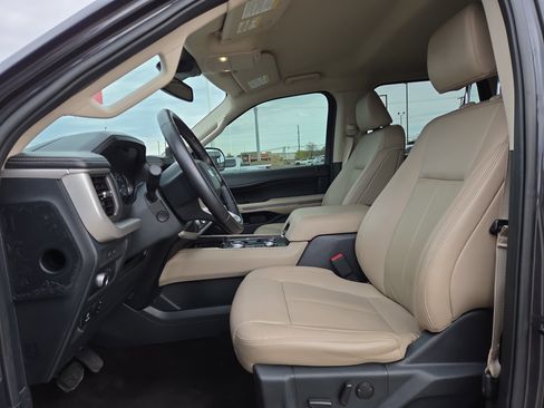 Used 2022 Ford Expedition XLT AWD/4WD image 10