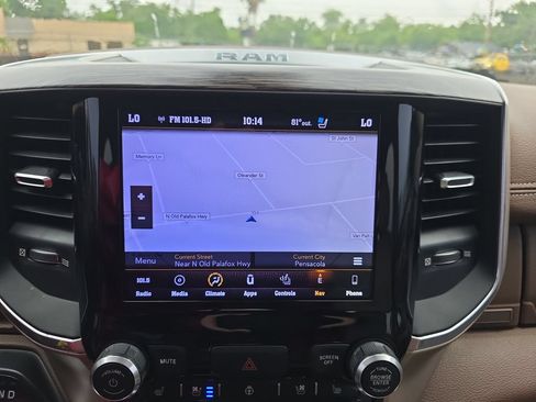 Used 2019 RAM 1500 Laramie AWD/4WD image 25