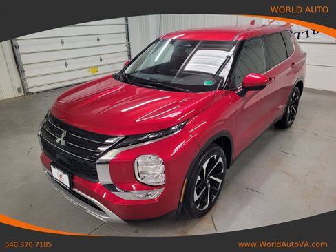 Used 2024 Mitsubishi Outlander SE Black Edition image 1