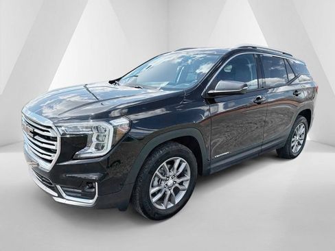 Used 2024 GMC Terrain SLT AWD/4WD image 3