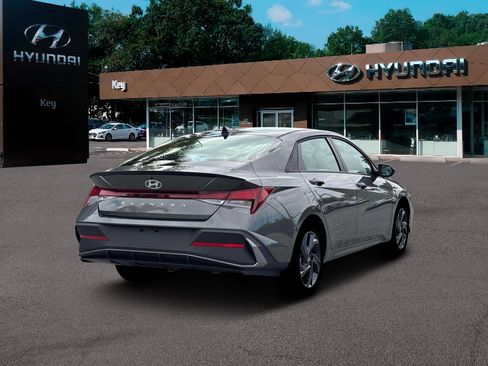 New 2026 Hyundai Elantra Sport image 7