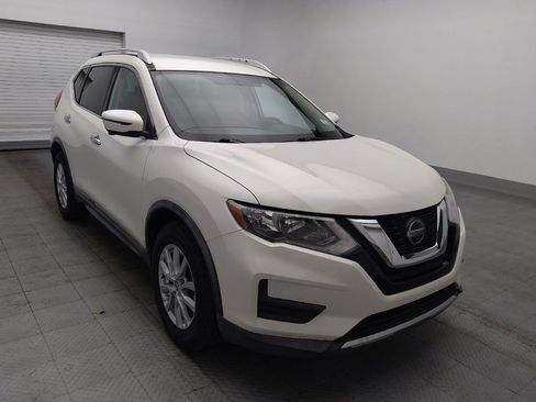Used 2018 Nissan Rogue SV w/ Premium Package FWD image 13