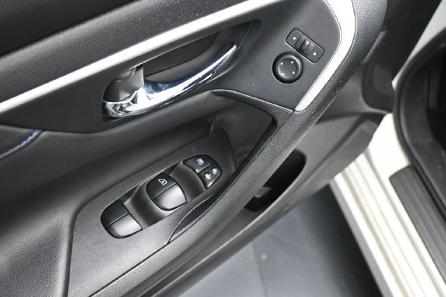 Used 2017 Nissan Altima 2.5 SR w/ Midnight Edition Package FWD image 22