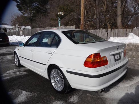 Used 2002 BMW 330xi Sedan image 3