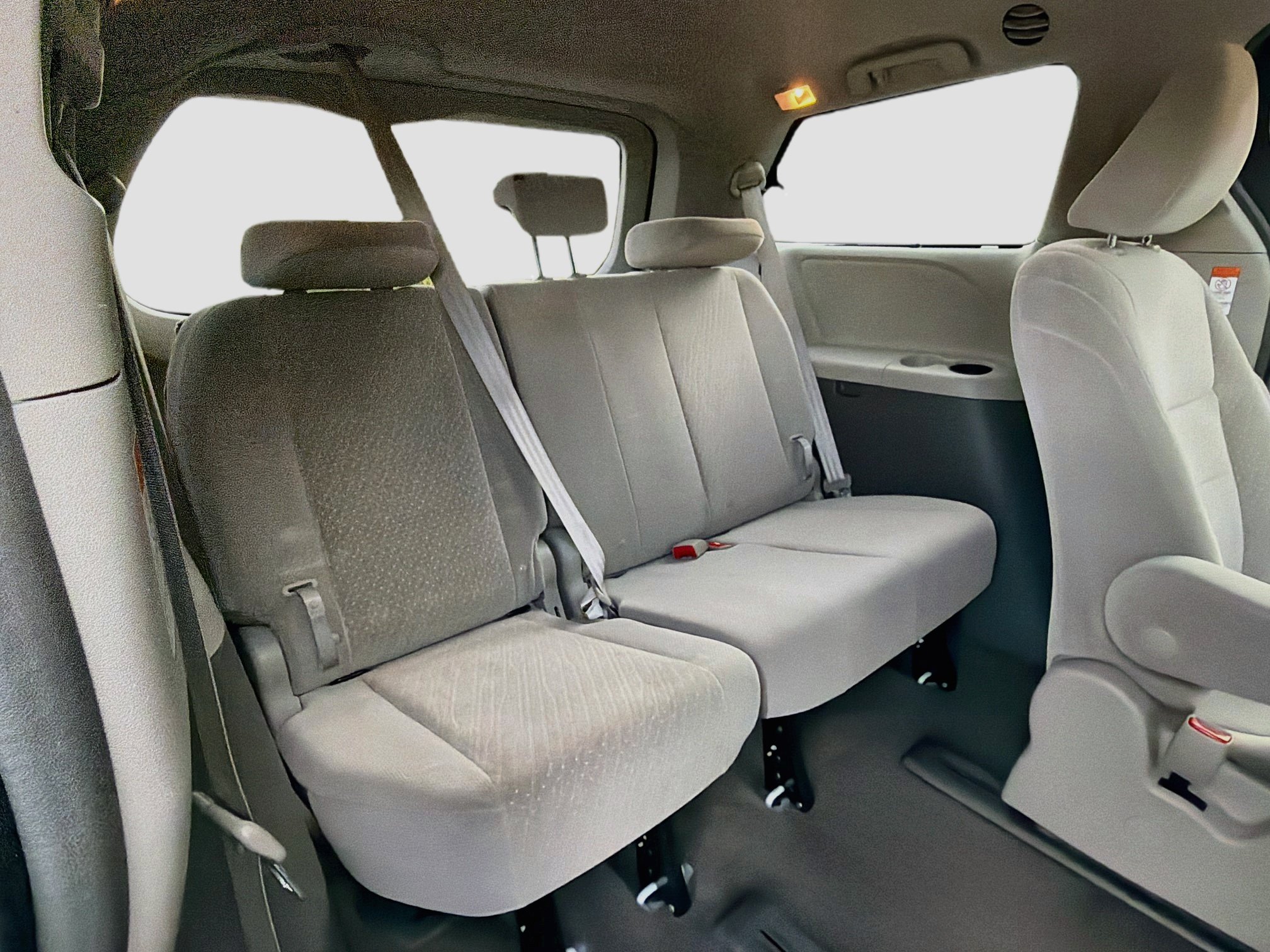 Used 2018 Toyota Sienna LE AWD/4WD image 28