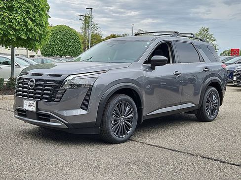New 2026 Nissan Pathfinder SL w/ SL Premium Package AWD/4WD image 3