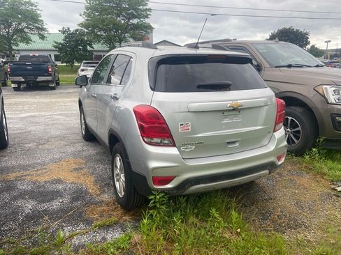 Used 2019 Chevrolet Trax LT w/ LT Convenience Package AWD/4WD image 4