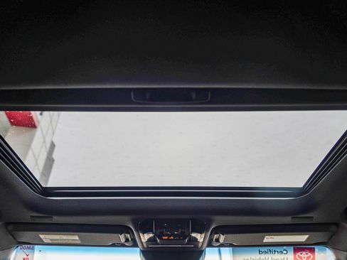 Used 2024 Toyota Land Cruiser image 17