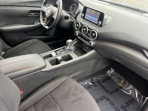 Used 2025 Nissan Sentra S image 16