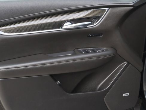 Certified 2022 Cadillac XT6 Sport w/ Technology Package image 20