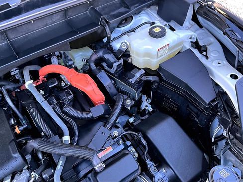 Used 2021 Toyota Highlander XLE image 32