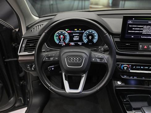 Used 2022 Audi Q5 e Premium w/ Convenience Package image 23