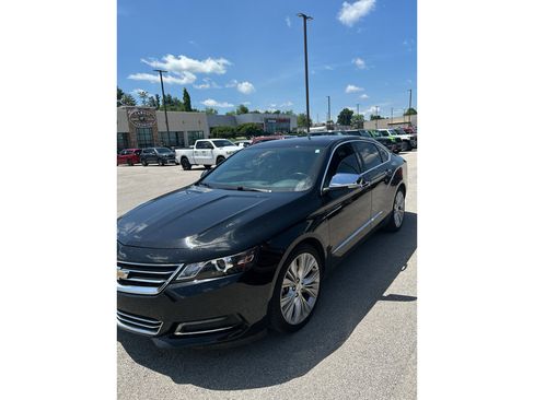 Used 2017 Chevrolet Impala Premier w/ Enhanced Convenience Package FWD image 2
