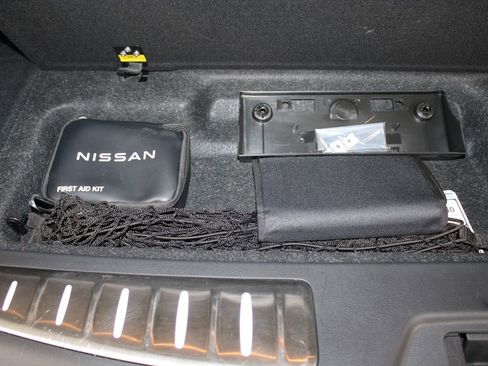 Used 2024 Nissan Armada Platinum w/ Captain's Chairs Package image 18