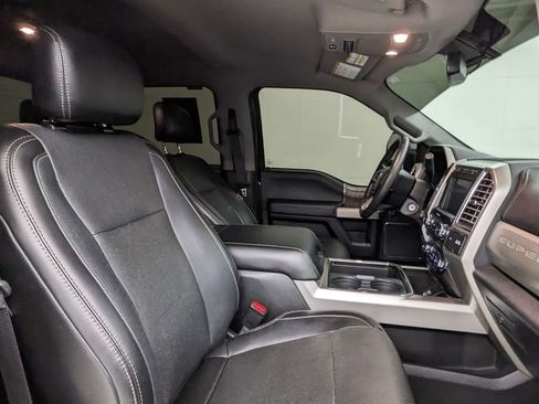 Used 2017 Ford F350 Lariat w/ Chrome Package image 39