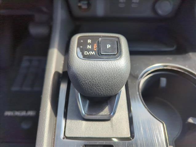 Used 2024 Nissan Rogue SV AWD/4WD image 17
