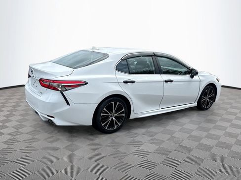 Used 2019 Toyota Camry SE image 6