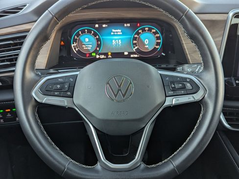 Used 2025 Volkswagen Atlas SE FWD image 20