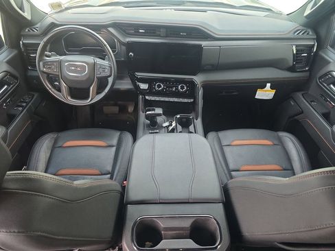 Used 2025 GMC Sierra 1500 AT4 w/ AT4 Premium Package image 12