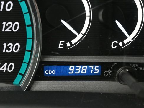 Used 2010 Toyota Venza FWD image 12