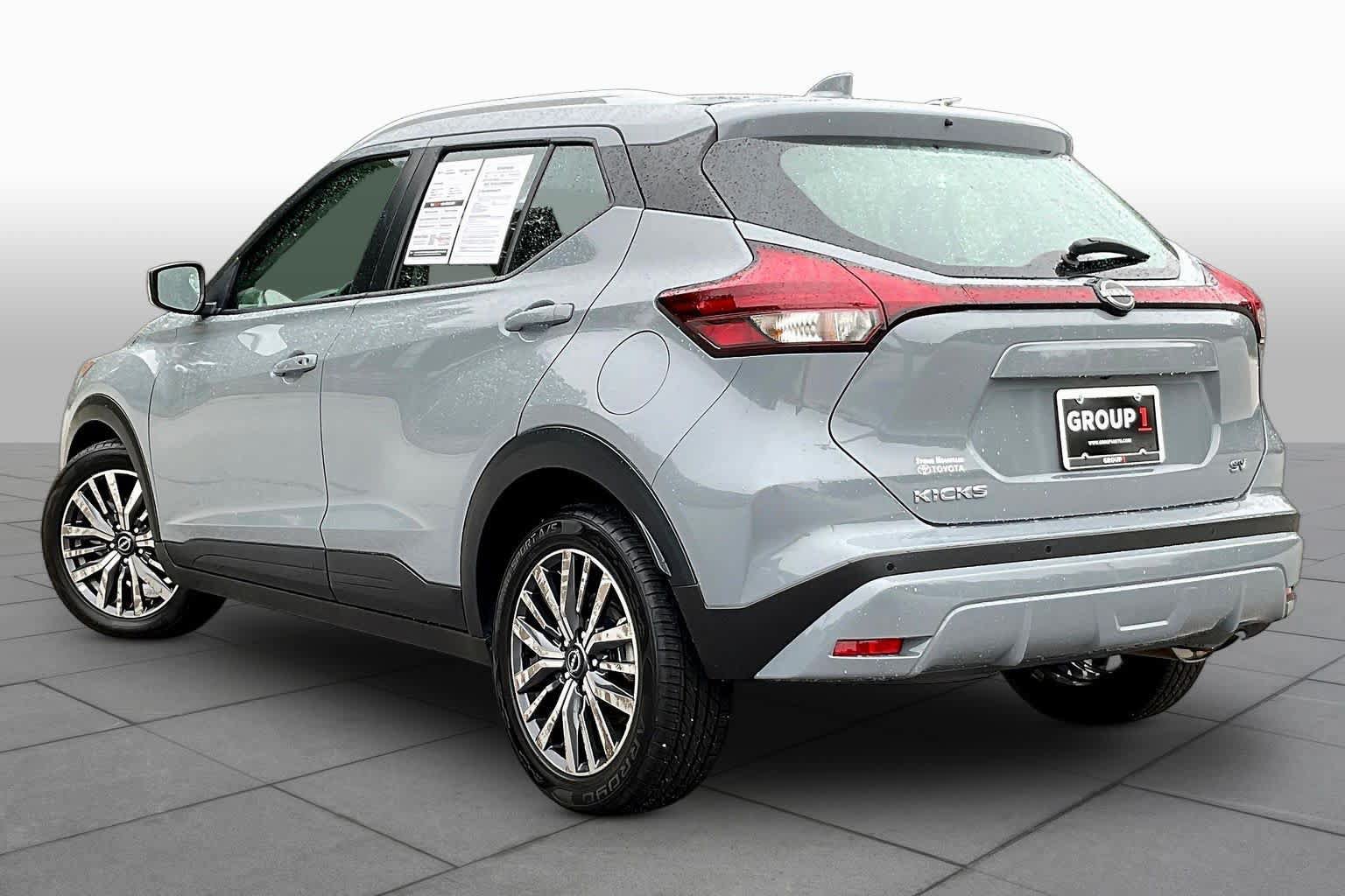 Used 2024 Nissan Kicks SV FWD image 12