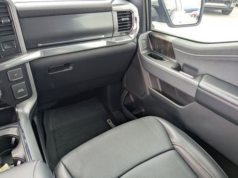 Used 2021 Ford F150 Lariat w/ Trailer Tow Package image 17