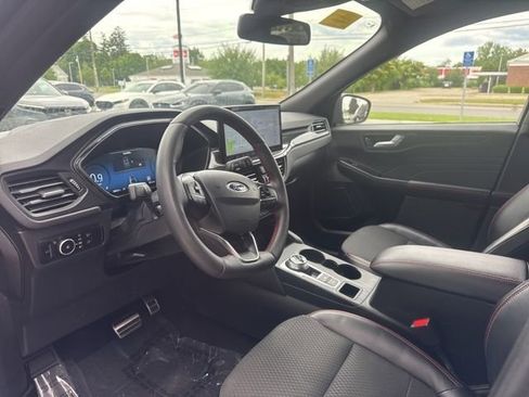 Used 2023 Ford Escape ST-Line Elite AWD/4WD image 10