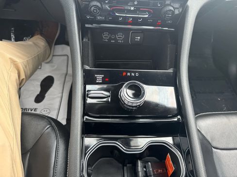 Used 2023 Jeep Grand Cherokee L Limited w/ Black Appearance Package image 24