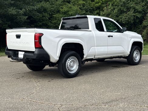 Used 2024 Toyota Tacoma SR image 6