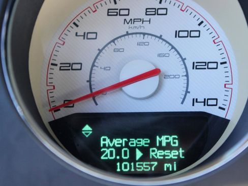 Used 2014 Dodge Challenger SXT RWD image 29