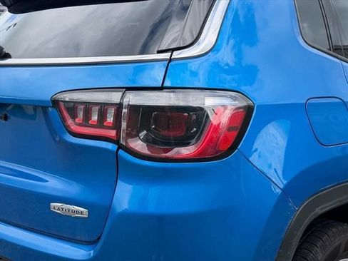 Used 2022 Jeep Compass Latitude w/ Sun and Sound Group AWD/4WD image 13