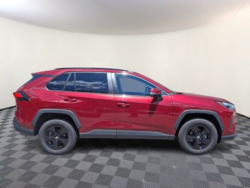 Used 2025 Toyota RAV4 XLE AWD/4WD image 7