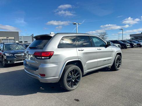 Used 2018 Jeep Grand Cherokee Altitude image 13