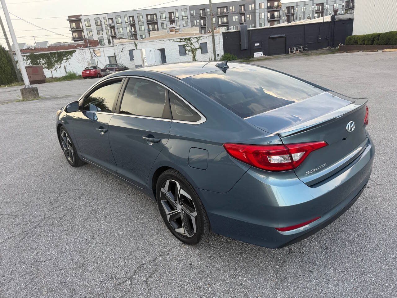 Used 2017 Hyundai Sonata SE FWD image 2