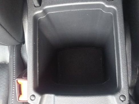 Used 2019 Volkswagen Tiguan SE image 33