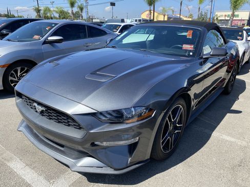 Used 2018 Ford Mustang Premium image 2