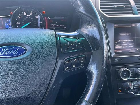 Used 2016 Ford Explorer XLT w/ Equipment Group 202A AWD/4WD image 18