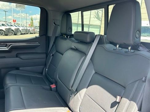 Used 2023 Chevrolet Silverado 1500 LTZ w/ LTZ Convenience Package II AWD/4WD image 17