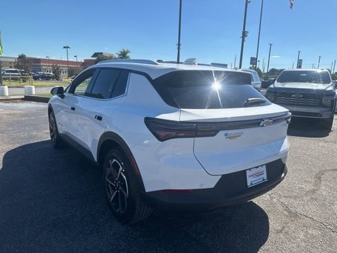 New 2026 Chevrolet Equinox EV LT image 5