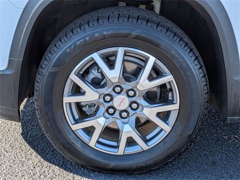 Used 2023 GMC Acadia SLT image 10