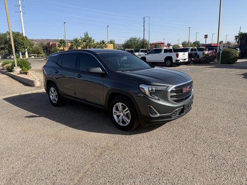 Used 2020 GMC Terrain SLE FWD image 3