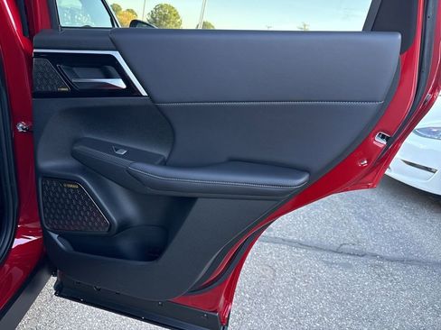 New 2026 Mitsubishi Outlander SE image 31