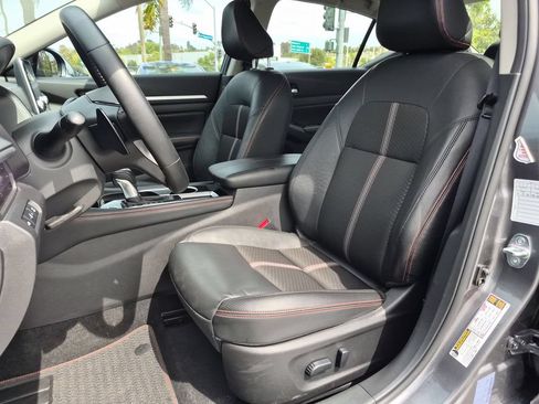 Used 2025 Nissan Altima 2.5 SR FWD image 25