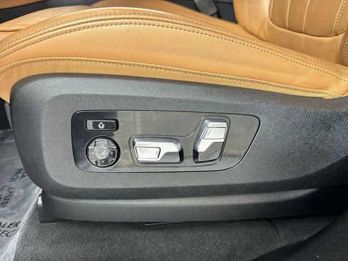 Used 2019 BMW X7 xDrive50i w/ Premium Package image 22