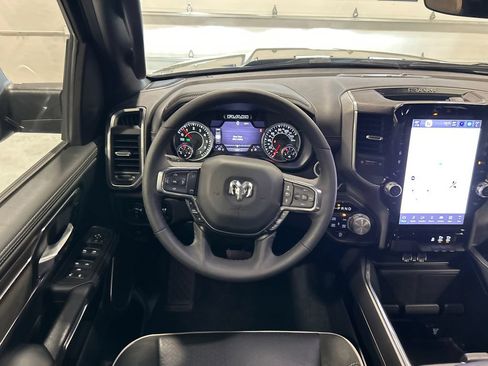 Used 2025 RAM 1500 Laramie AWD/4WD image 27