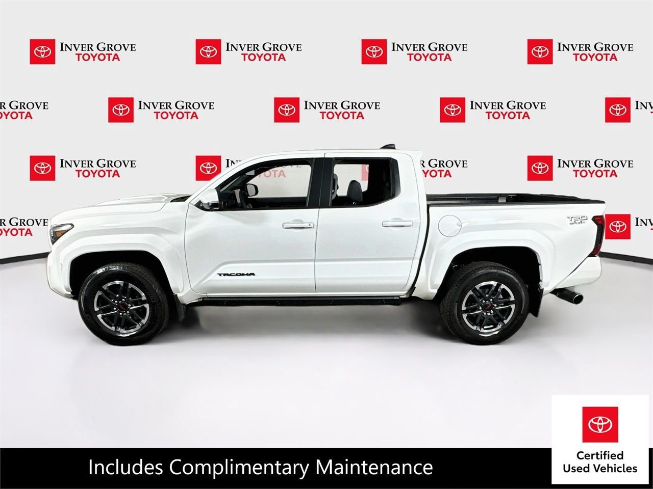 Certified 2024 Toyota Tacoma TRD Sport w/ TRD Sport Premium Package AWD/4WD image 8