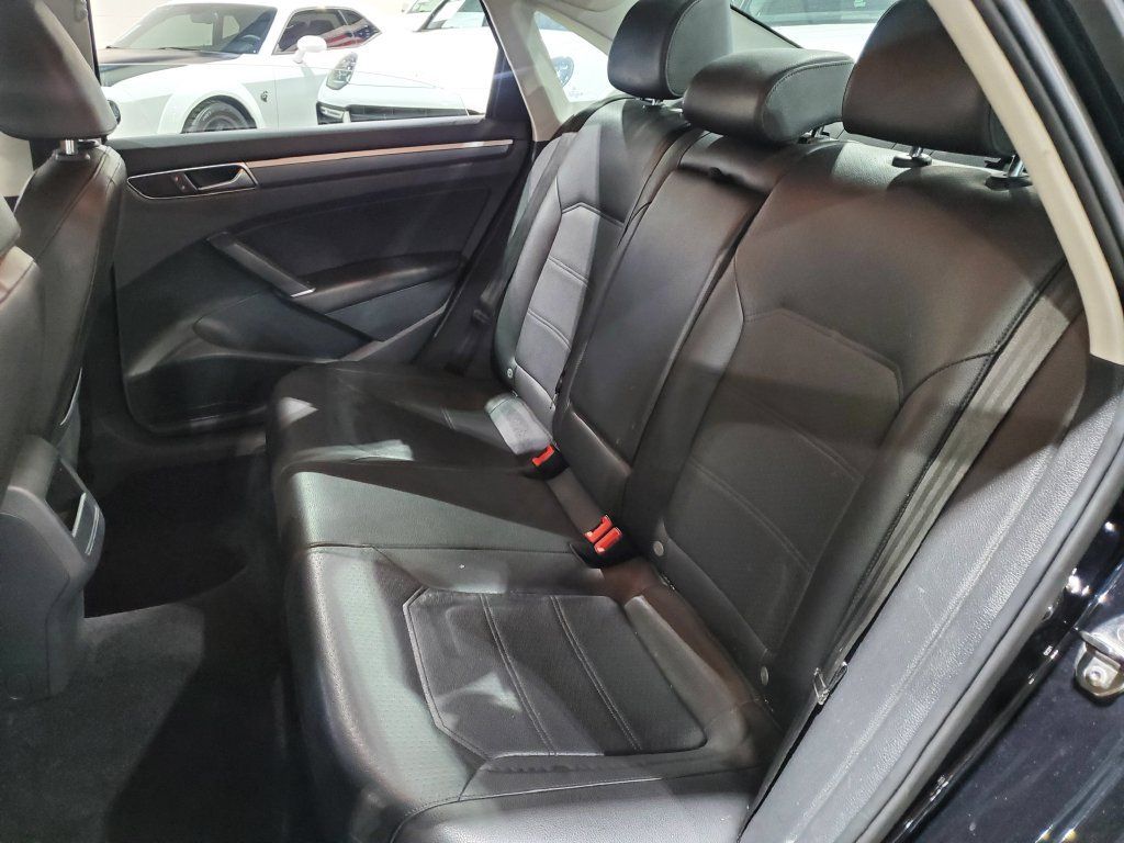 Used 2017 Volkswagen Passat 1.8T R-Line FWD image 22