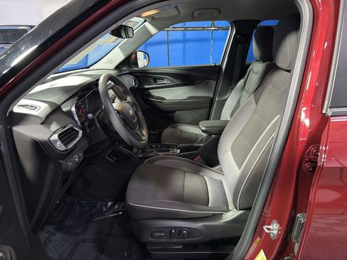 Used 2023 Chevrolet TrailBlazer LT AWD/4WD image 25