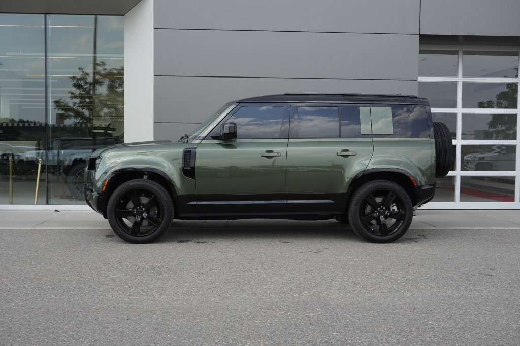 New 2026 Land Rover Defender 110 X-Dynamic SE AWD/4WD image 8