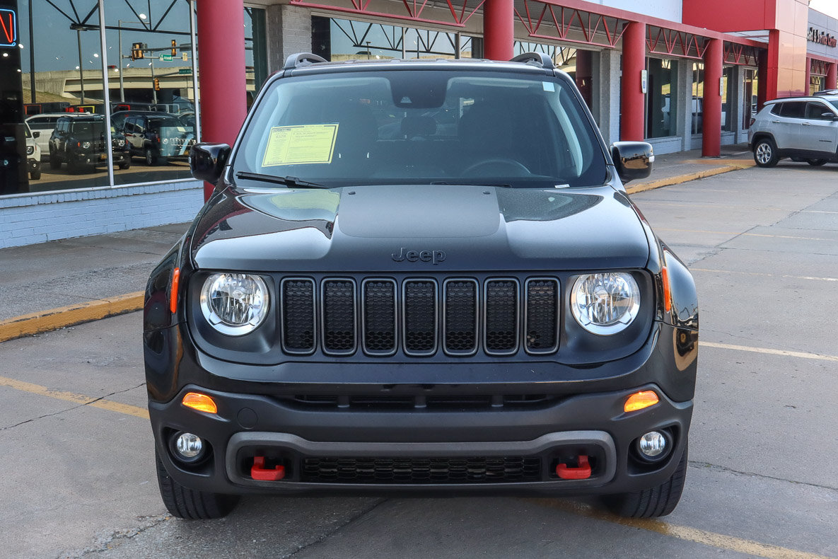 Used 2023 Jeep Renegade Trailhawk AWD/4WD image 3